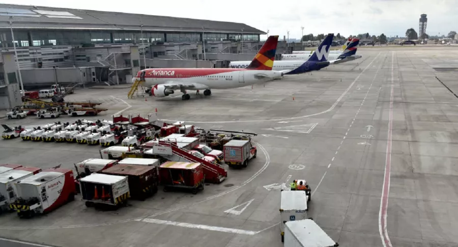 Cierran el aeropuerto El Dorado de Bogotá: no llegan ni salen vuelos