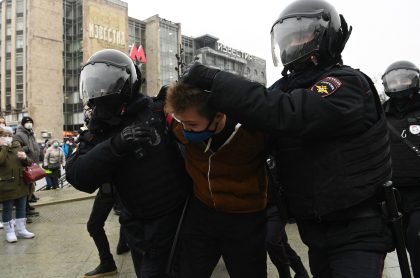 Cientos de opositores del presidente Vladimir Putin fueron detenidas en Rusia durante las protestas para exigir la liberación de Alexéi Navalny.
