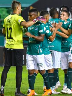 Deportivo Cali, que se convirtió en el nuevo líder de la Liga Betplay 2021-I al derrotar a Pereira, luego de su primer partido del Torneo Apertura en el que derrotó a Jaguares 1-0 en el estadio Pascual Guerrero.