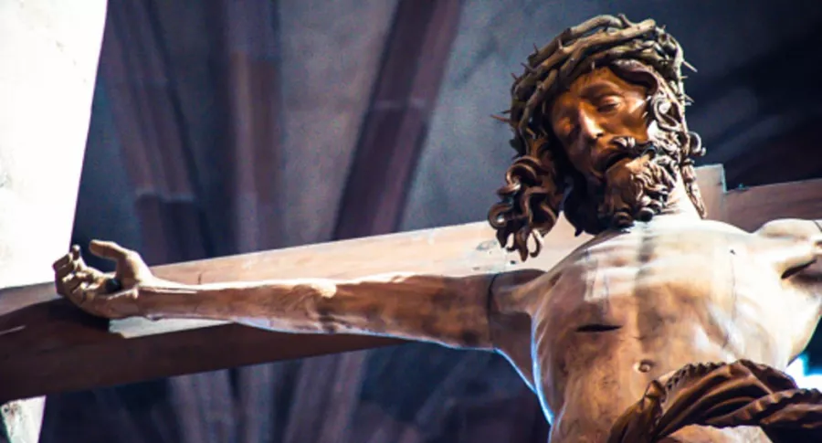 Jesús crucificado, ilustra nota de fanáticos de Jesús que están flacos porque no comen desde diciembre