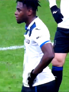 Duván Zapata habría provocado a Zlatan Ibrahimovic en Milan-Atalanta