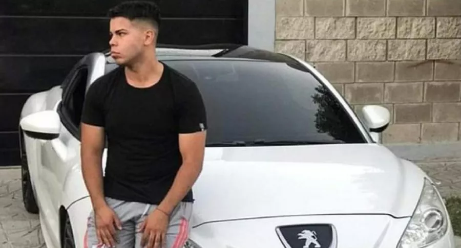Alan Lautaro Bravo, de 20 años, fue asesinado por dos ladrones en Argentina por robarle su nuevo carro.