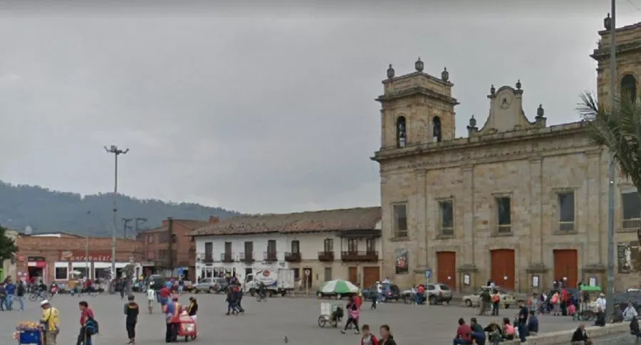 Centro de Facatativá, ilustra nota sobre Pico y cédula en ese municipio y en Chía, Mosquera y Madrid, Cundinamarca, hoy 27 de enero.