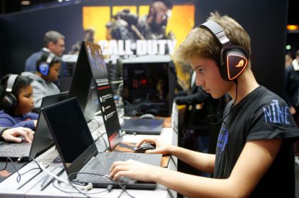 Foto de un jugador de ilustra nota sobre Call of Duty: actualizaciones, equipos y torneos del videojuego