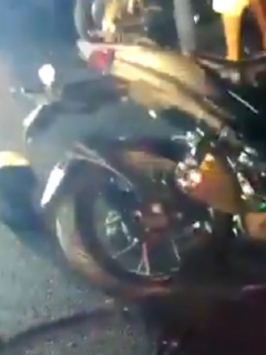 Motociclista se estrelló y tumbó un poste en piques ilegales, Antioquia