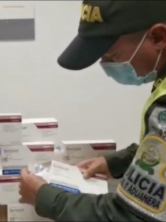 La mujer fue detenida en el aeropuerto de Cúcuta con 27 cajas del antiviral Remdesivir, que serán destruidas