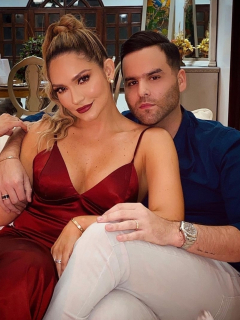 Foto de Kimberly Reyes y su esposo Federico Severini, a propósito de accidente en fiesta de compromiso