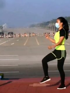 Aeróbicos en pleno golpe militar.