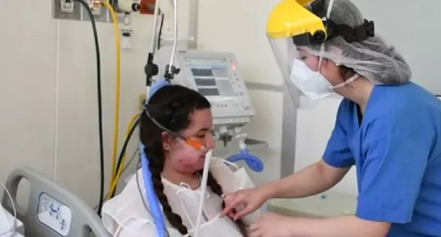 Karen Suárez, joven de 22 años que hoy se recupera en un hospital de Bogotá por coronavirus.
