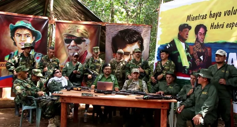 'Iván Márquez', 'Jesús Santrich' y otros de los guerrilleros que retomaron las armas en 2019.