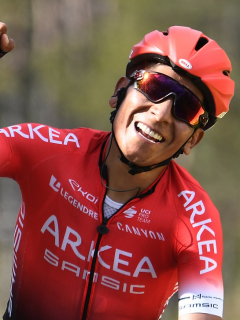 Nairo Quintana, quien tendría más posibilidades de estar en el Giro de Italia 2021 luego de que la UCI permitiera que las grandes vueltas invitaran un equipo más