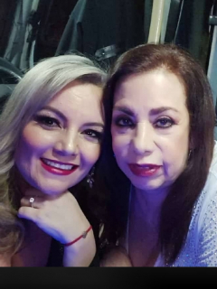 Foto de Lina Barrientos y Fabiola Calle, del dúo Las Hermanitas Calle, a propósito de que están en crisis