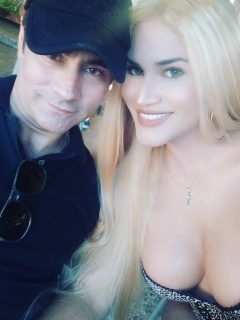 Foto de Mauro Urquijo y María Gabriela Isler, a propósito de si él habla con sus hijos