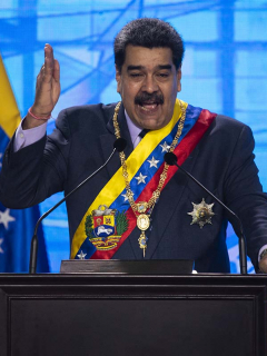 El presidente de Venezuela, Nicolás Maduro, quien pronunció un discurso en la Corte Suprema de Justicia de Caracas, el 22 de enero de 2021, dijo que fotos de disidentes Farc en Venezuela, publicadas por revista Semana, son “falsos positivos”.