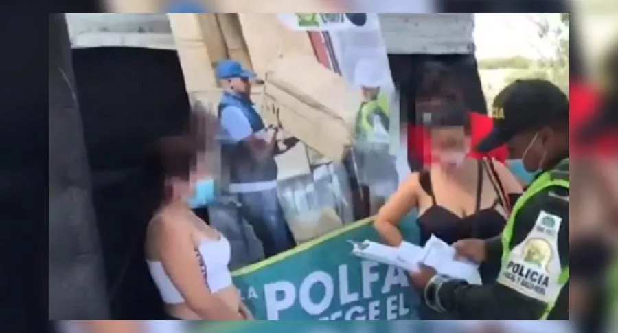 Mujeres capturadas por llevar cocaína intentaron seducir a policías