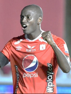 Adrián Ramos, a quien le construyeron una lujosa casa