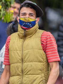 The New York Times destaca decisión de legalizar venezolanos.