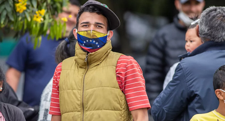 The New York Times destaca decisión de legalizar venezolanos.