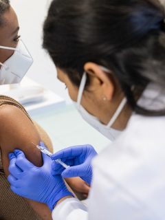 Vacunas en Colombia: encuesta sobre vacunación contra Covid-19