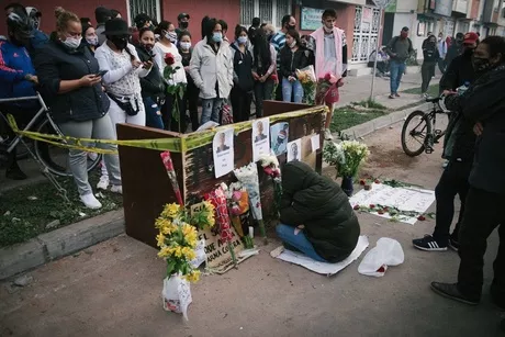 En el homenaje, hubo ofrendas florales e imágenes de los fallecidos ante la exigencia de justicia / Tomada de la cuenta de Twitter @UsaquenHumana.
