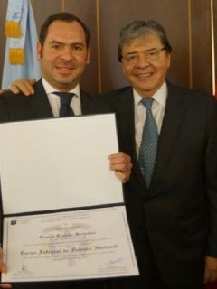 Carlos Holmes Trujillo: ¿su hijo sería nombrado viceministro de Defensa?