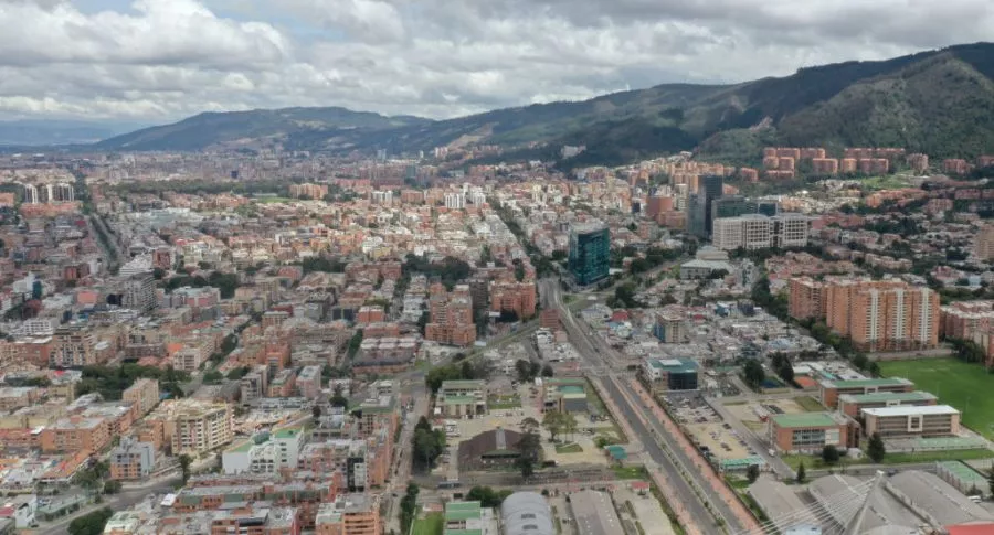 Foto de Bogotá ilustra nota sobre los cortes de agua en Bogotá hoy: ¿qué barrios se quedarán sin agua?