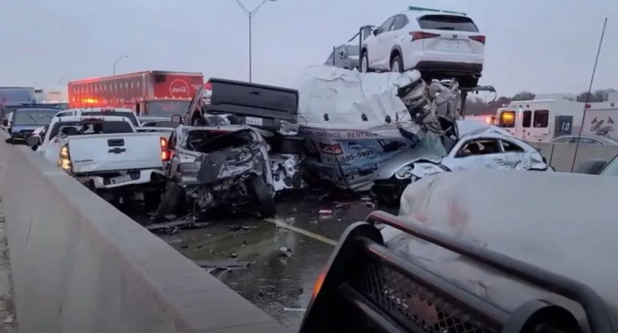 Masivo accidente de tránsito en Texas, EEUU, involucra unos 100 carros y deja 5 muertos