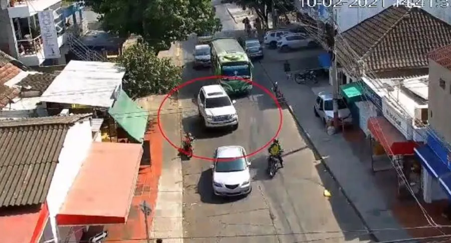 Imágenes de la persecución a ladrones que se robaron una camioneta Toyota Sahara en Cartagena