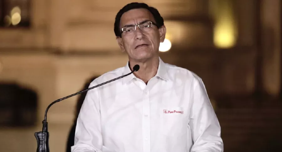 Martín Vizcarra, destituido expresidente de Perú que se vacunó antes de su salida de la presidencia.