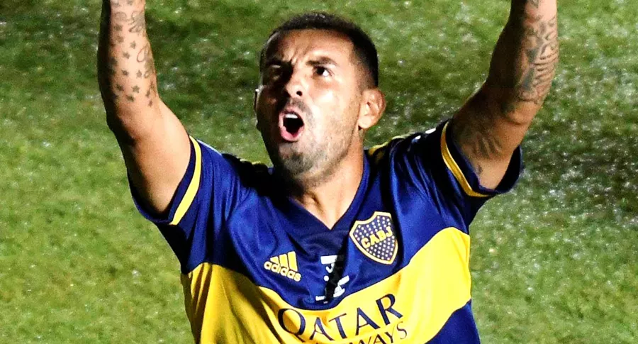 Relato de Mollo en gol de Edwin Cardona con Boca Juniors ante Gimnasia. Imagen de la celebración del colombiano.