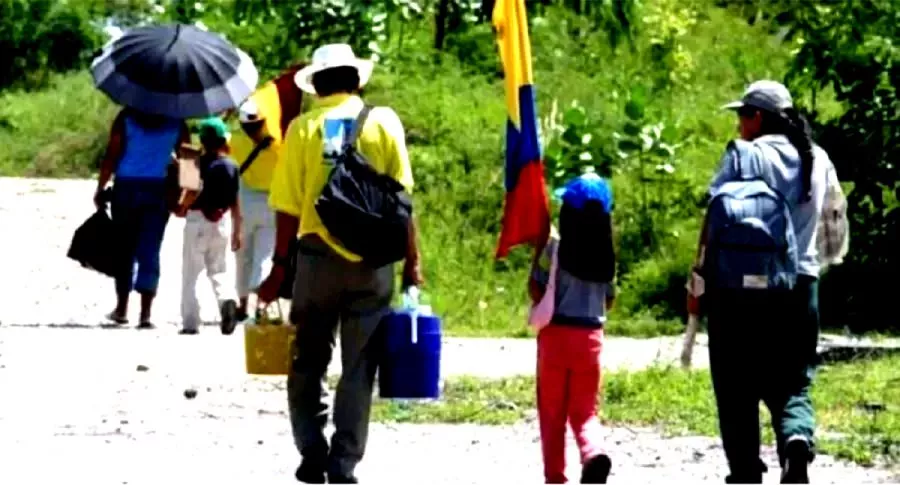 Familia colombiana, desplazada por la violencia.