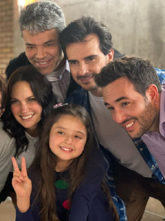 Foto de elenco de 'Pa' quererte', a propósito de salida de 3 personajes.