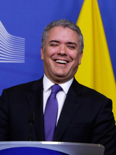 Iván Duque: propuesta para que se quede 2 años más de presidente.
