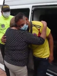 Rafael Salazar, estudiante de la Universidad que duró 10 meses desaparecido, reencontrándose con su mamá