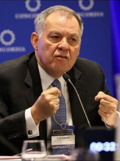 Alejandro Ordóñez en un discurso en 2016, funcionario que se encuentra hospitalizado por coronavirus en Estados Unidos