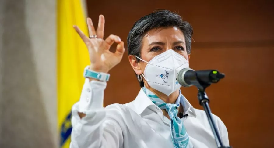 Claudia López anunció que Bogotá podría cubrir el faltante de vacunas del Amazonas para todo su personal de salud.
