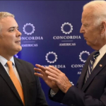 La "cuenta" que le tendrían guardada a Duque en EE. UU. por apoyo del CD a Trump