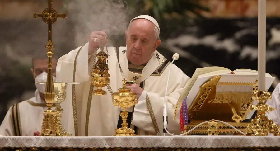 Papa Francisco dando una misa ilustra nota sobre nuevo rito que hizo en el Miércoles de Ceniza