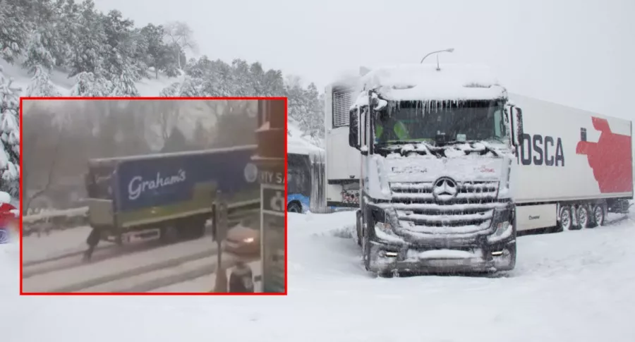 Camión en medio de la nieve y captura de pantalla de video viral de mujer que empuja camión varado en la nieve