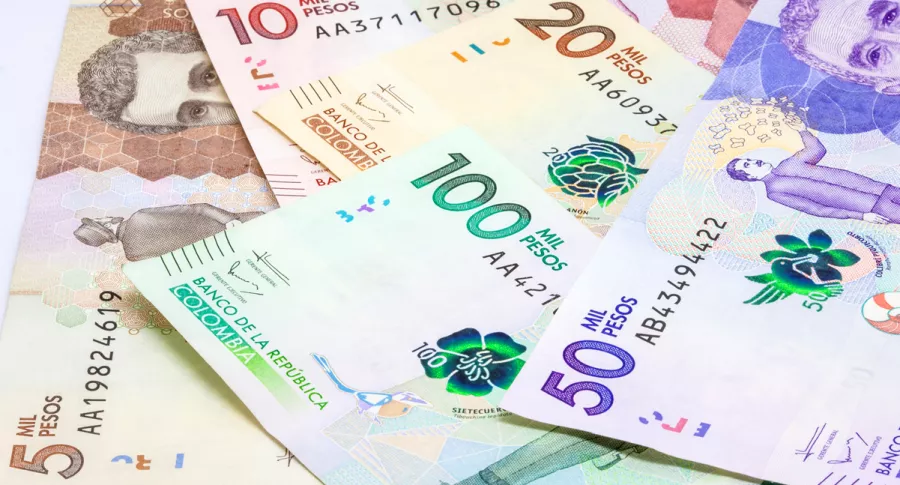 Foto de billetes ilustra nota sobre ¿cómo identificar un billete falso?; Banco de la República
