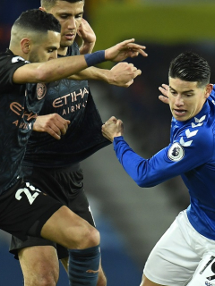 James Rodríguez en el partido que el Everton perdió contra el Manchester City en la Premier League