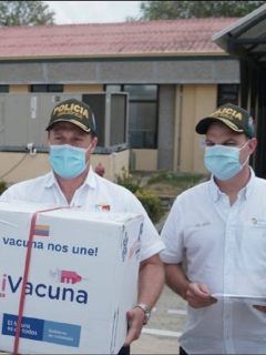 Gobernador de Sucre y alcalde de Sincelejo hacen entrega de las primeras vacunas