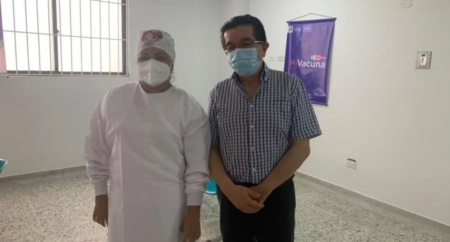 Ministro de Salud explicó número de vacunados en Colombia el primer día