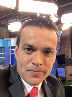 Juan Diego Alvira, presentador de Caracol Noticias, se burla de su meme.