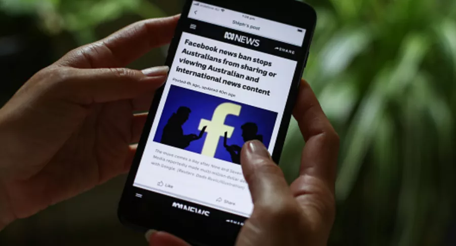 Facebook decidió bloquear todo contenido noticioso en Australia difundido a través de la red social tras rechazar medida para pagarles a los medios.