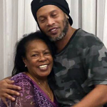 Ronaldinho pierde a su madre por el coronavirus; la mujer murió a los 71 años