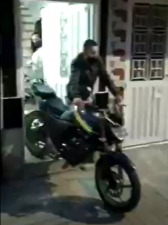 Trabajadores de Claro rescatan moto robada en Bogotá