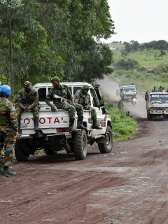 Caravana del ejército del Congo, ilustra nota de asesinato a tiros de embajador de Italia en República del Congo