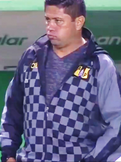 Deportivo Cali empata 1- con Alianza Petrolera en Liga Betplay y sigue líder. Imagen de Wilson Gutiérrez, técnico de Alianza.