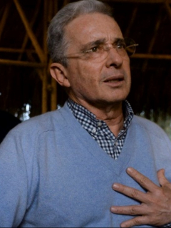 Álvaro Uribe, quien lamentó con un sentido mensaje la muerte de Herbin Hoyos